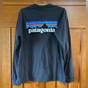 Mens small Patagonia long sleeve. Dark grey.